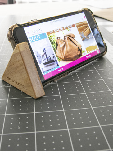 Brown Solid Rubber Wood Mobile Holder Triangle 6 x 6 x 5